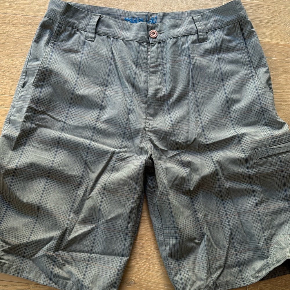 Hurley International INTL Gray plaid long shorts Men size 36 VINTAGE